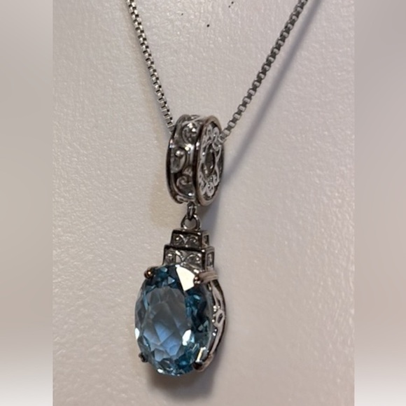 None Jewelry - Elegant Blue Pendant Necklace